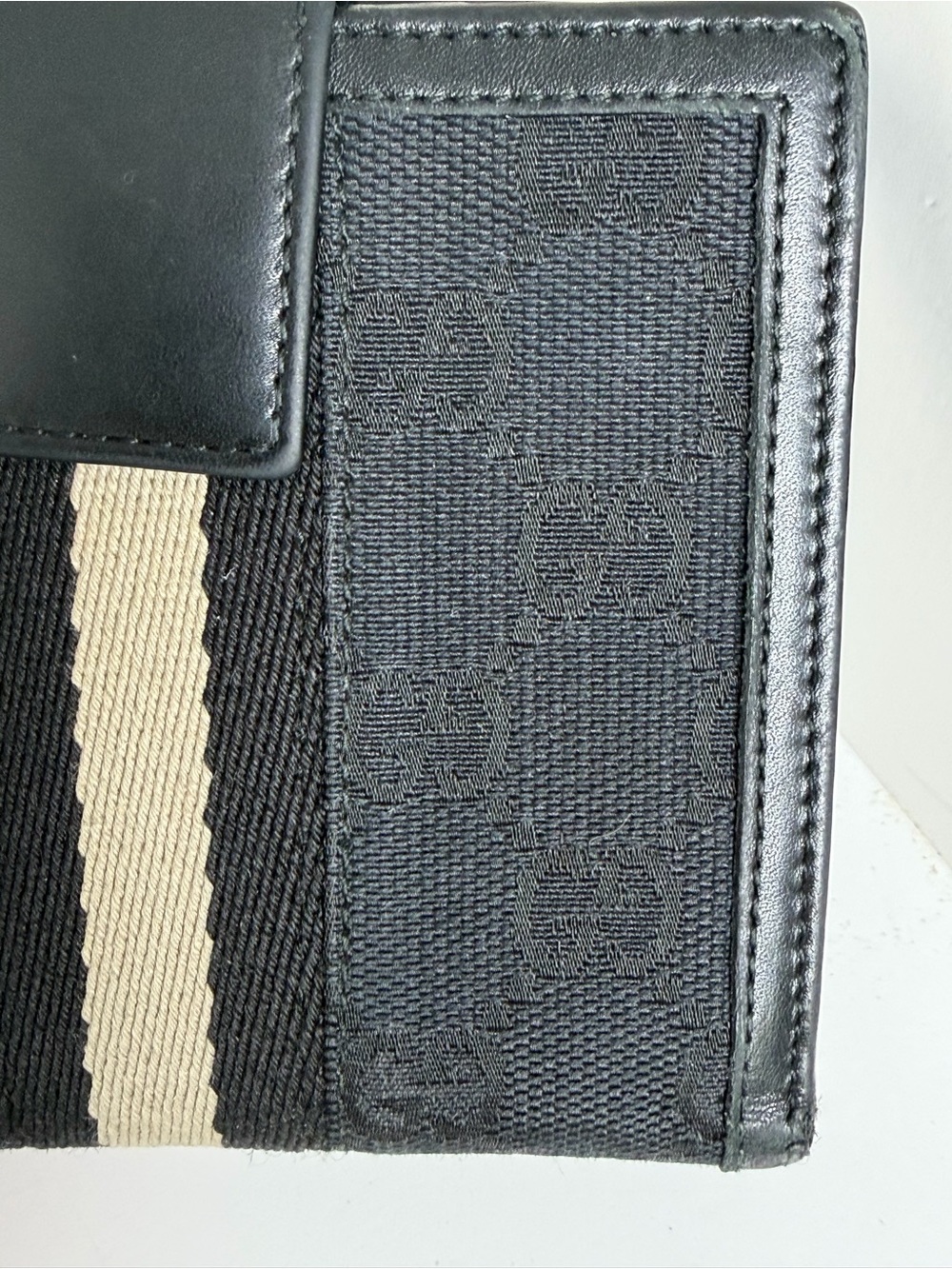 AUTHENTIC GUCCI BLACK GG CANVAS WEB COMPACT WALLET - Picture 12 of 13